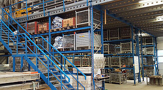 pallet rack with mezzanine floor