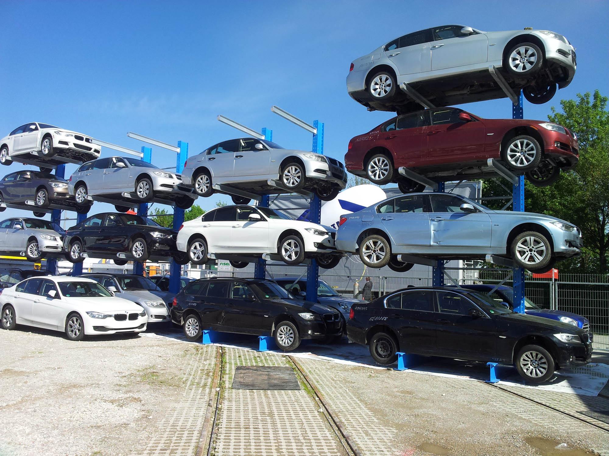 Kragarmregale für Autoverwerter