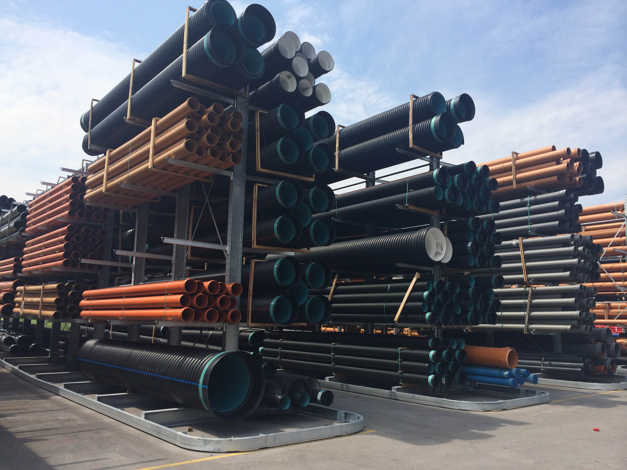 Galvanized cantilever racking system for outdoor storage