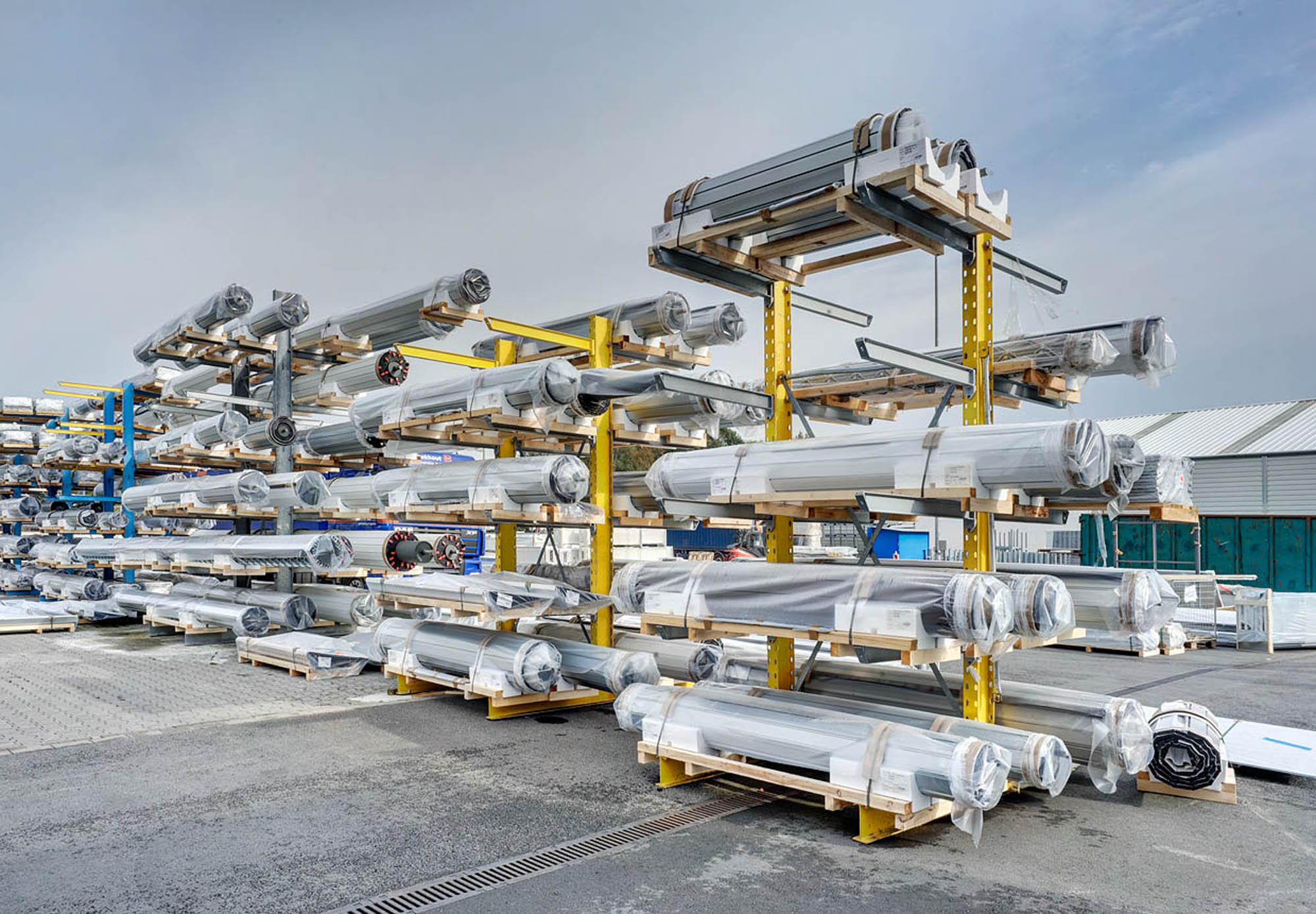 Cantilever racking system for external storage